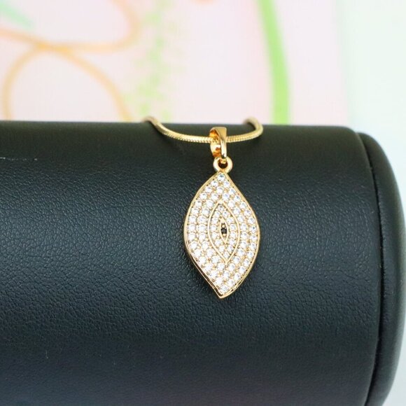 "Rose Gold Eye Leaf Pendant with White and Black Crystal Detail, XPPT1254 - Picture 5 of 12